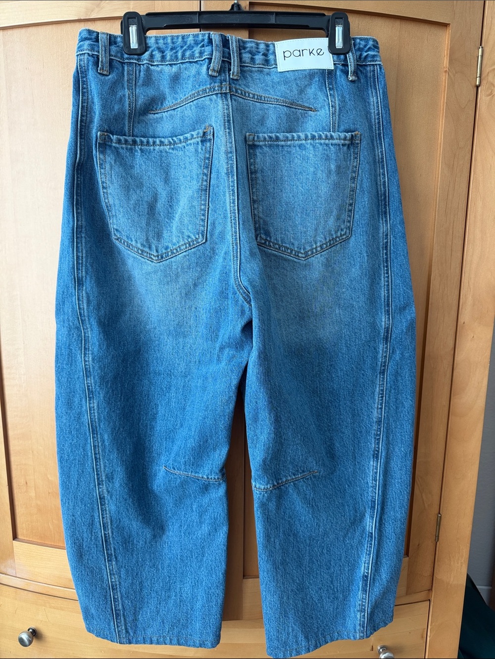 Parke Barrel Women's Ankle Cropped Jeans in Blue